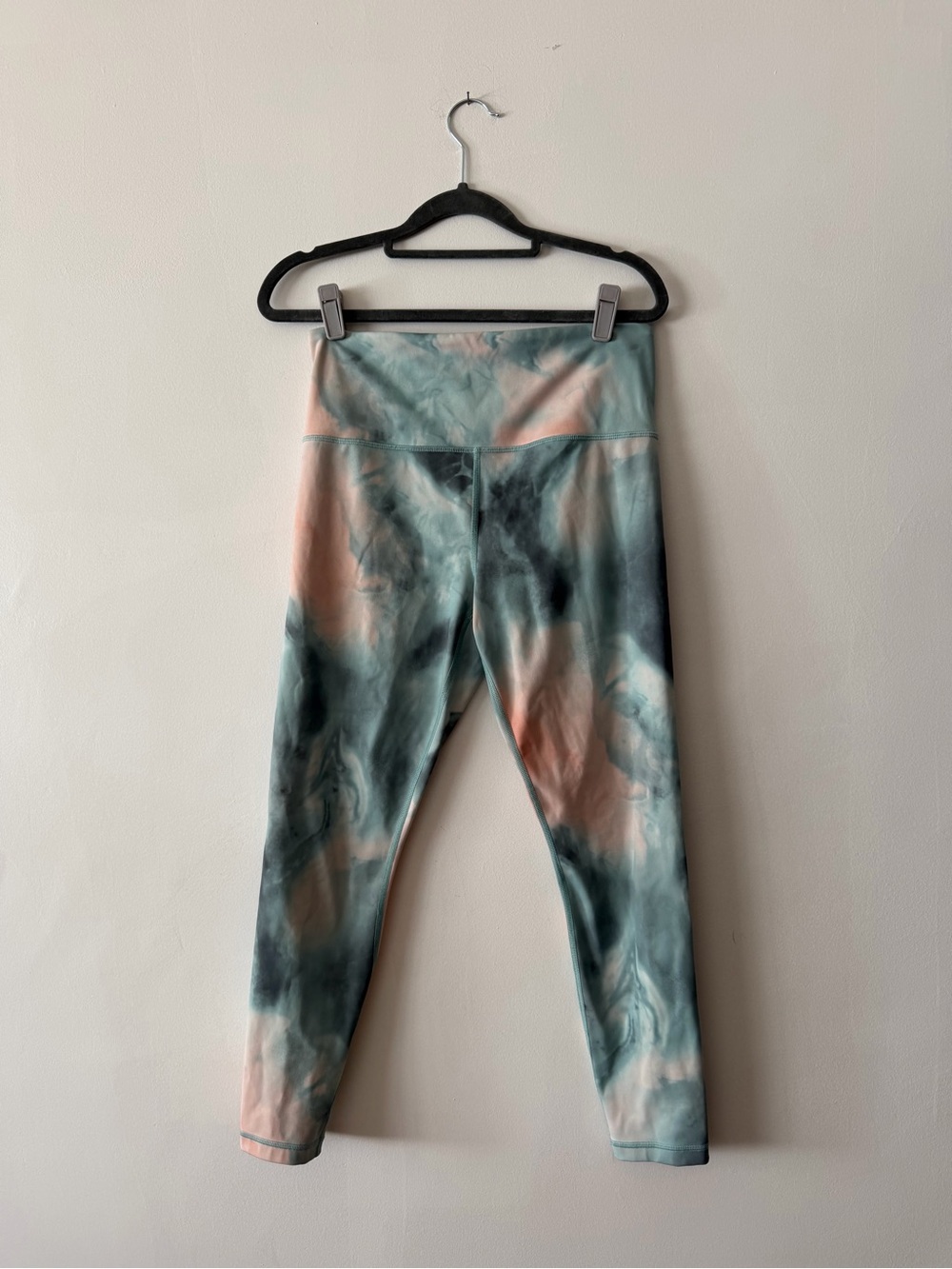 Athleta Tie-Dye Leggings in Teal & Peach Swirl 7/8 leggings M workout clothes